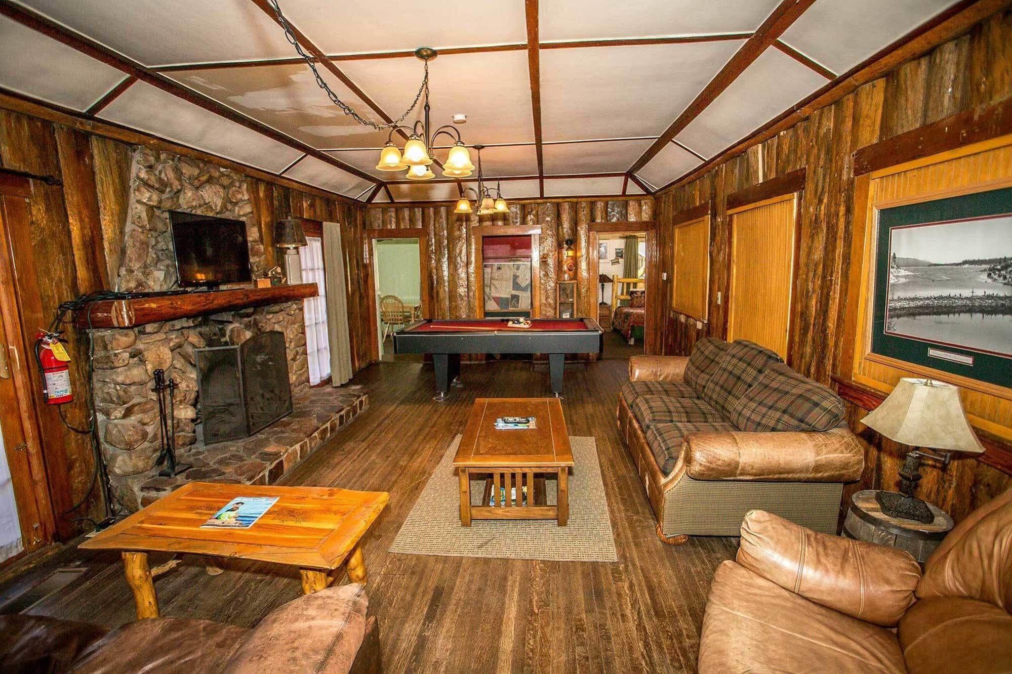 Shore Acres Lodge ビッグ・ベアー・レイク エクステリア 写真
