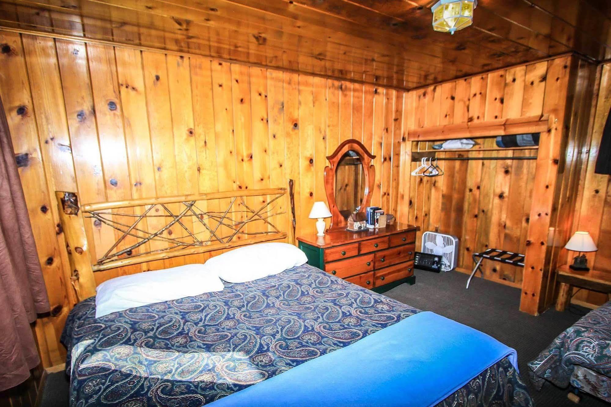 Shore Acres Lodge ビッグ・ベアー・レイク エクステリア 写真