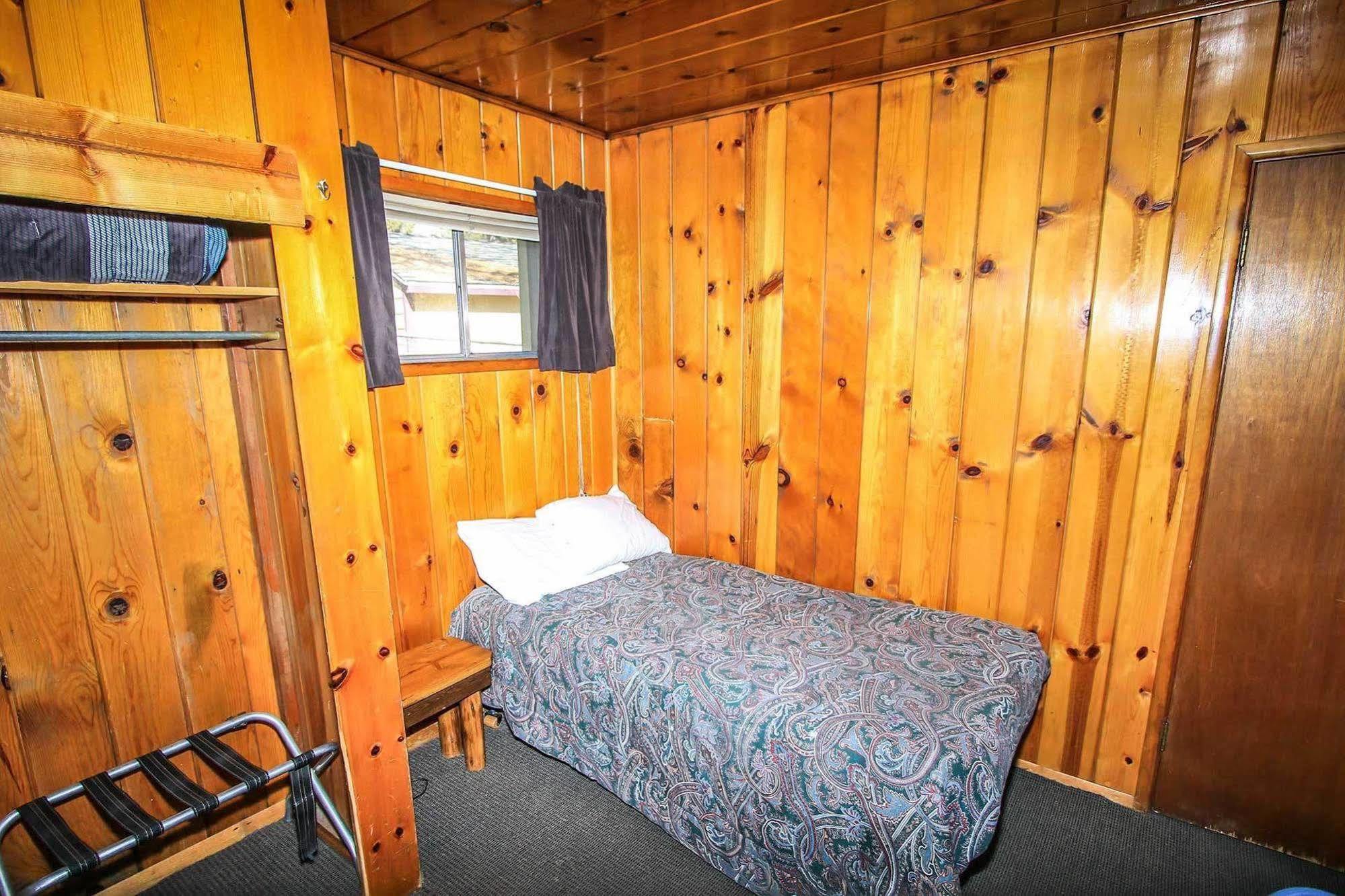 Shore Acres Lodge ビッグ・ベアー・レイク エクステリア 写真